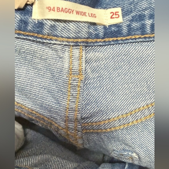 Levi's Women's Light Blue Straight Leg Jeans - Picture 3 of 4